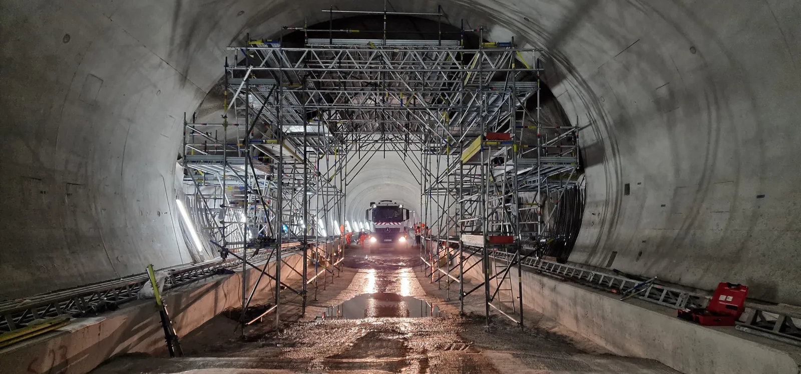 Gerüstbau aus Hamburg – Einhausung und Tragwerk im Tunnel